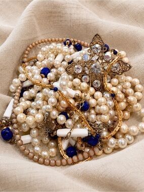 15 Oz Pearl Gold Tone Jewelry Lot Rhinestone Cross Necklaces Repair Reseller Vtg